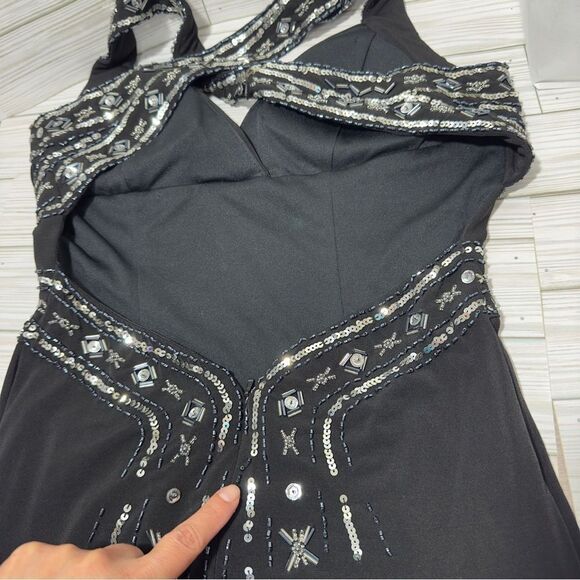 Hailey Logan by Adrianna Papell Black Embellished Gown Criss Cross Back Size 3/4 - Picture 7 of 16